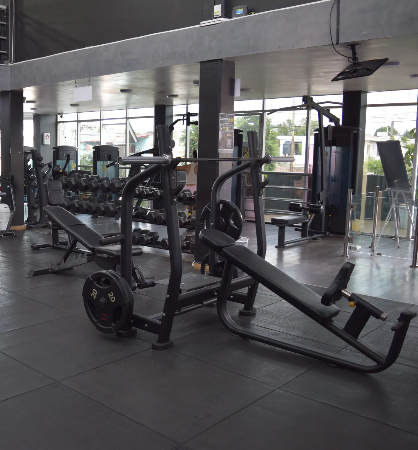 Área de fitness equipada en Oberfit